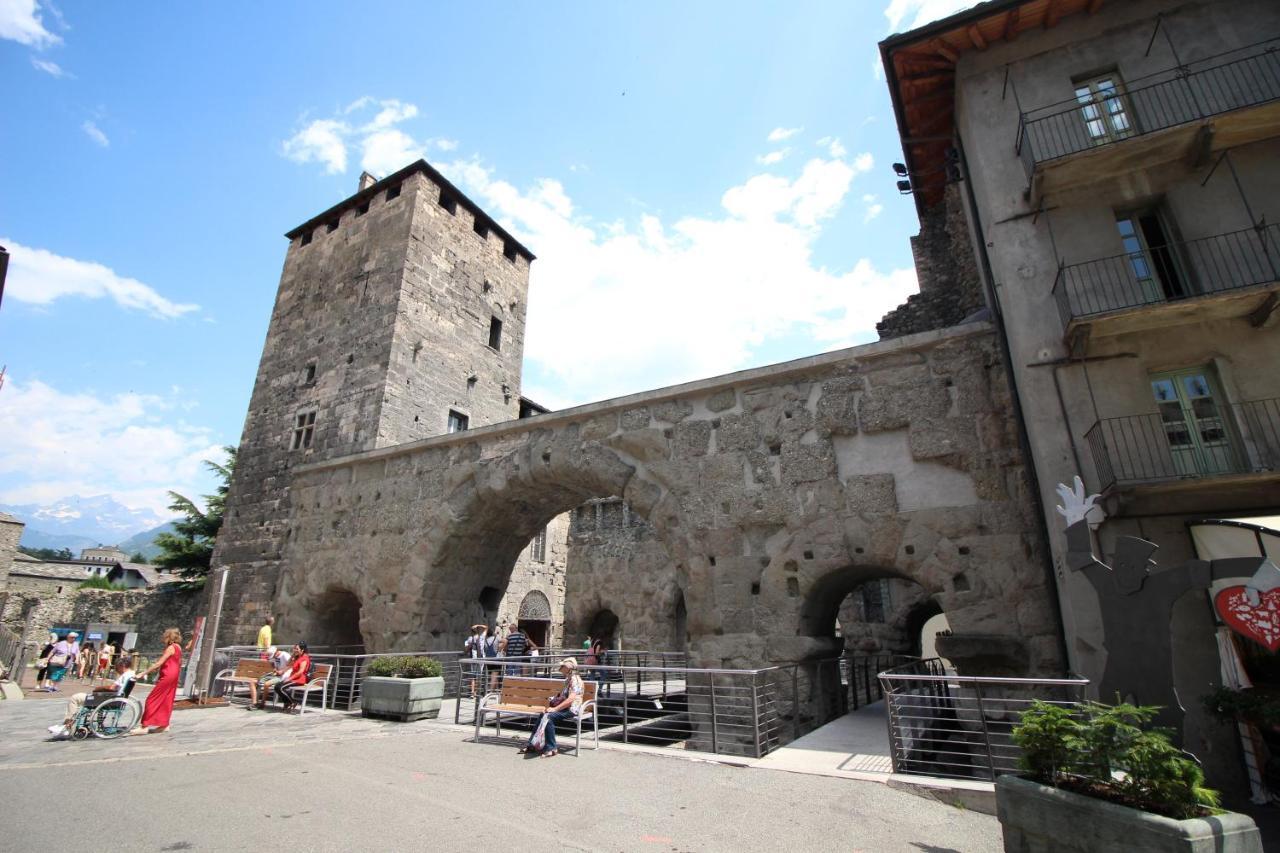 Appartamento Porta Praetoria - Affitti Brevi Italia Aosta Luaran gambar